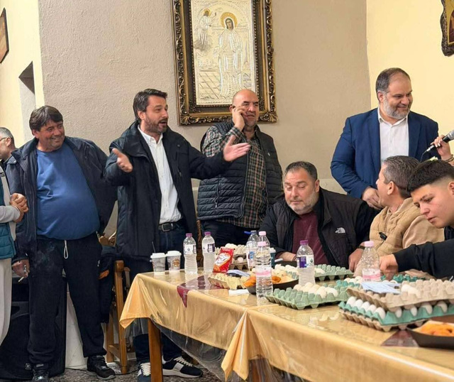 Τάσος Μπαρτζώκας: Στα Λευκάδια για το πασχαλινό έθιμο των αυγομαχιών