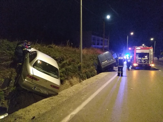 Σφοδρή σύγκρουση Ι.Χ με Βαν στη Νάουσα. Είχαν Αγιο οι δύο οδηγοί