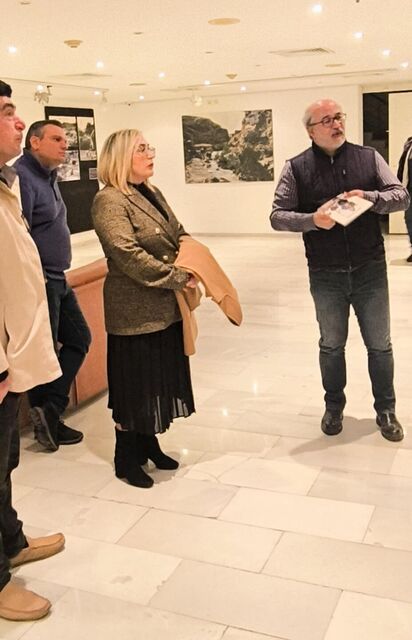 H Στέλλα Αραμπατζή στην έκθεση φωτογραφίας 'Ο ποταμός Τριπόταμος στο διάβα του χρόνου…εκεί κάτω, στο ποτάμι'