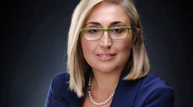 Η Αραμπατζή απαντάειι για τα δημοσιεύματα σχετικά με το ιατρείο της και τις υπηρεσίες αισθητικής: Ελέγχομαι για μια πινακίδα 
