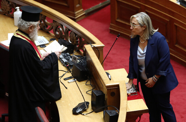 Ευχές του Δημάρχου Νάουσας στην Στέλλα  Αραμπατζή