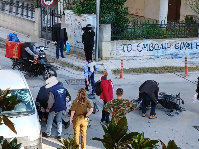 Ενα ακόμη τροχαίο στη διασταύρωση Αριστοτέλους Εθνικής  Αντίστασης στη Νάουσα, ευτυχώς χωρίς τραυματισμό