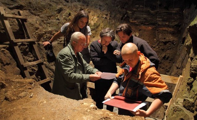 Η Ελληνίδα επιστήμονας πίσω από την ανακάλυψη σημαντικών ευρημάτων σε σπήλαιο στη Σιβηρία