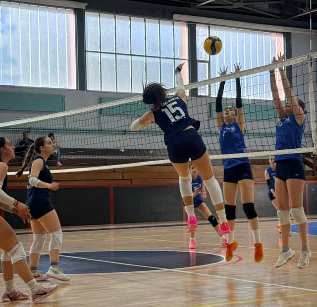 Τρία στα τρία για τα αγωνιστικά τμήματα  Βολλεϋ του 'Ζαφειράκη' το Σαββατοκύριακο -  Βίντεο