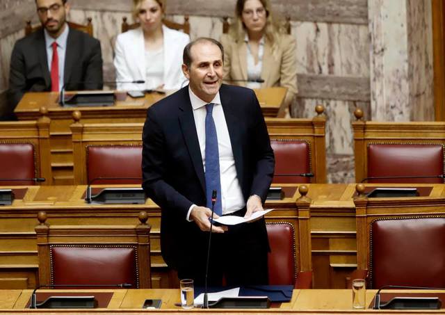 Απόστολος Βεσυρόπουλος: 'Ο προϋπολογισμός σηματοδοτεί τη μείωση των φόρων και τη στροφή στην ανάπτυξη'