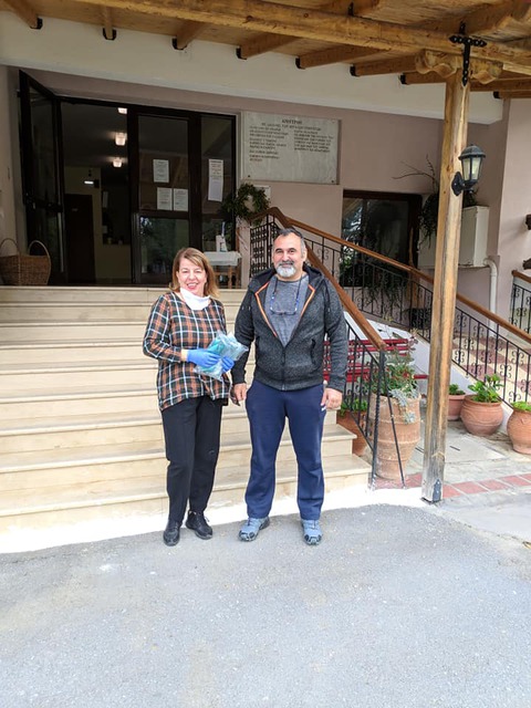 Μάσκες προστασίας στο Γηροκομείο Νάουσας από τον κ. Άρη Μπαλτατζίδη –MAKEDONIA SECURITY.