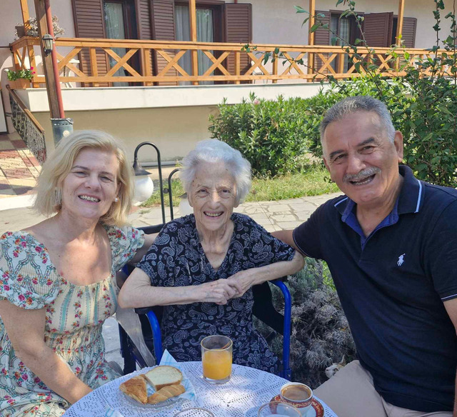 ΟΛΥΜΠΙΑ  ΙΩΣΗΦΙΔΟΥ Η ΠΡΩΤΗ ΓΥΝΑΙΚΑ ΠΡΟΕΔΡΟΣ  ΤΗΣ Ε.Λ.Π.Ν.