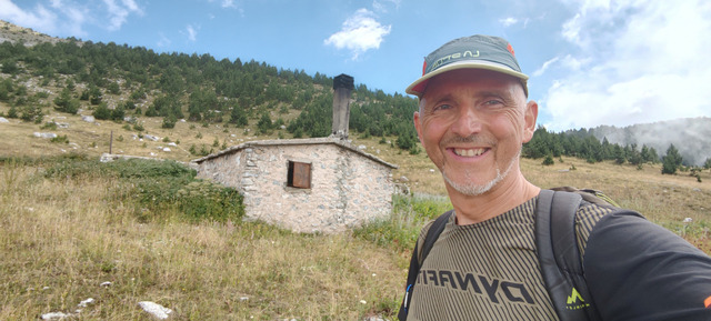 Εκεί που ο άνθρωπος σμίγει με τον Θεό  όταν ταπεινώνεται και εκτιμάει παραπάνω την ζωή και όλα όσα έχει ....