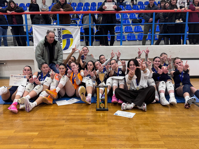 ΠΑΝΑΞΙΑ ΠΡΩΤΑΘΛΗΤΡΙΑ ΠΕΤΟΣΦΑΙΡΙΣΗΣ ΤΗΣ ΕΣΠΕΜ Η ΟΜΑΔΑ ΝΕΑΝΙΔΩΝ ΤΟΥ ΄ΖΑΦΕΙΡΑΚΗ΄ ΜΕΣΑ ΣΤΟ ΑΙΓΙΝΙΟ! 