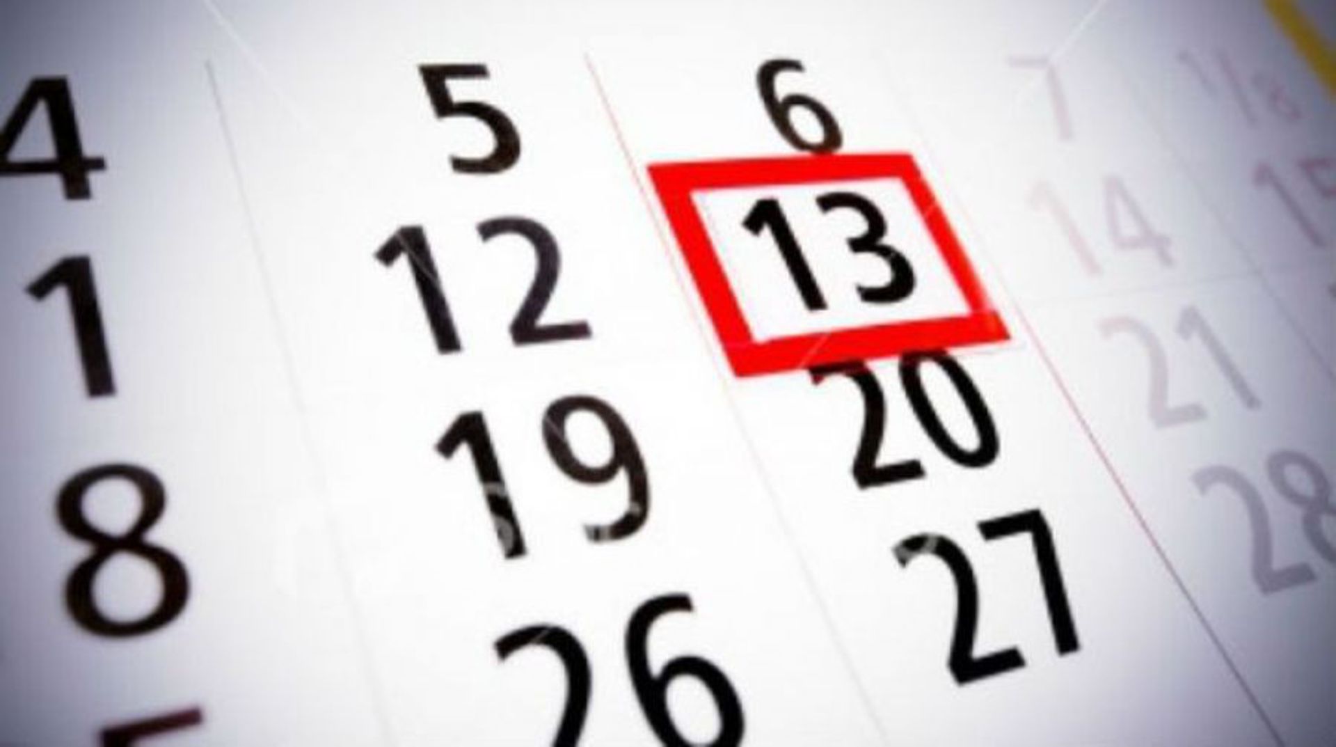 Количество дней в месяцах. Пятница 13 календарь. Календарь август 2018г. Сколько дней между днями. 13 сентября календарь.