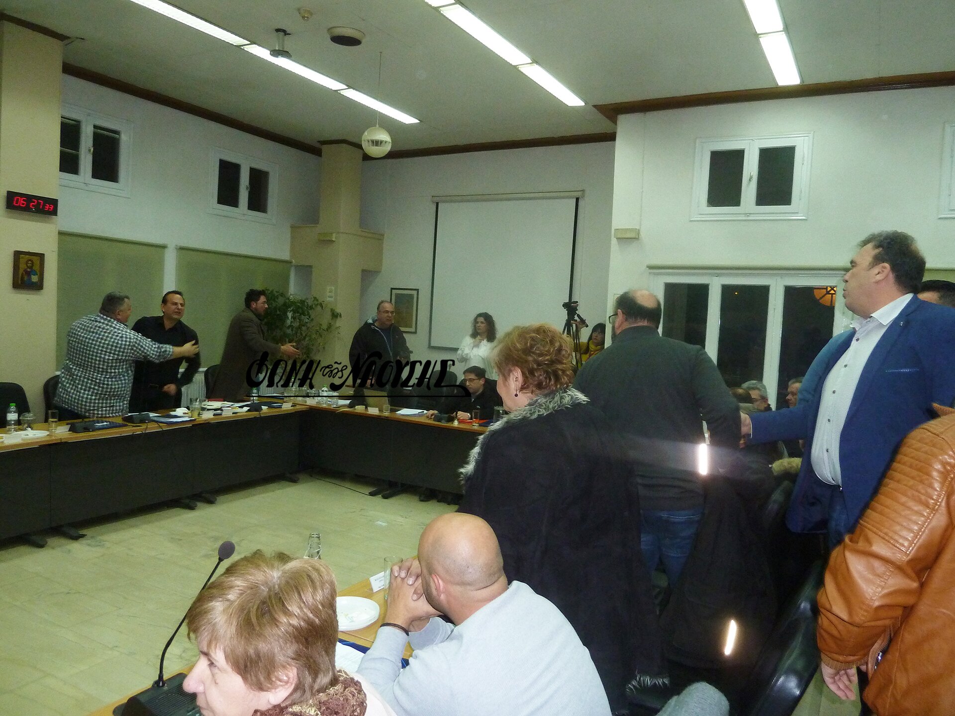 'Πικρές' αλήθειες Καρανικόλα σε μια συνεδρίαση του Δημ Συμβουλίου, με 'κοκορομαχίες', ειρωνίες, προσβολές ακόμα και ύβρεις! Βίντεο