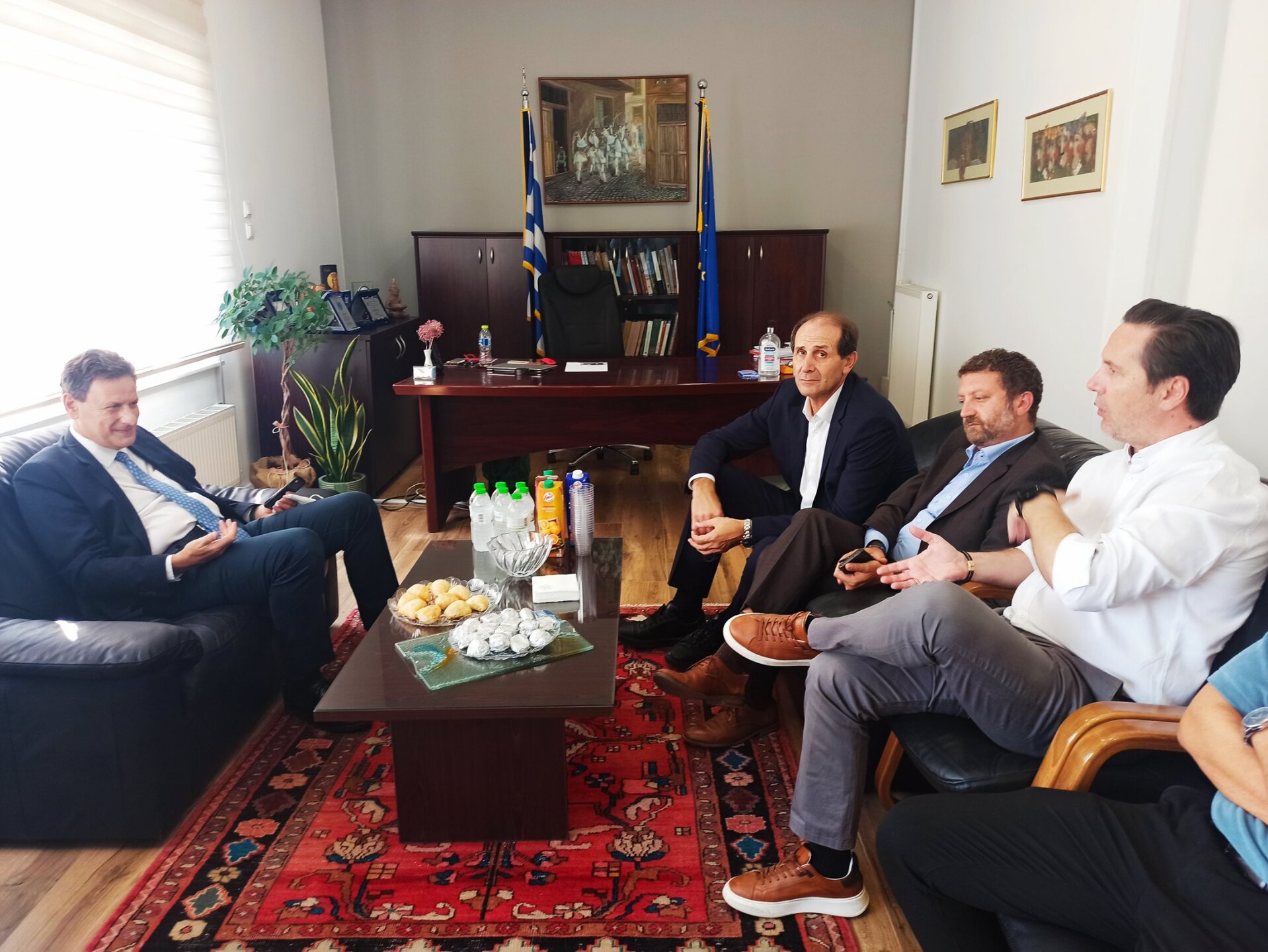 Θέματα του Δήμου Νάουσας στο επίκεντρο της συζήτησης του Ν. Καρανικόλα με κυβερνητικά στελέχη στο Δημαρχείο
