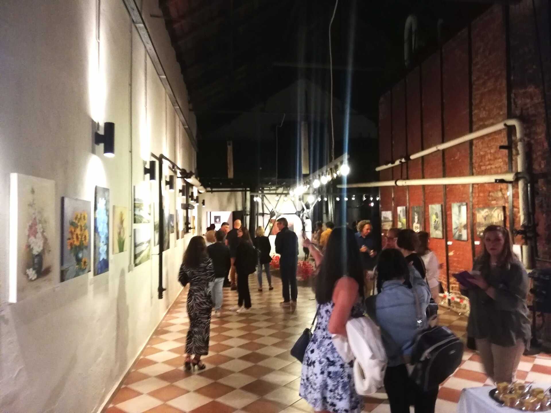 Εγκαινιάστηκε η υπέροχη έκθεση ζωγραφικής του Τμήματος ενηλίκων των Εικαστικών Εργαστηρίων του Δήμου Νάουσας
