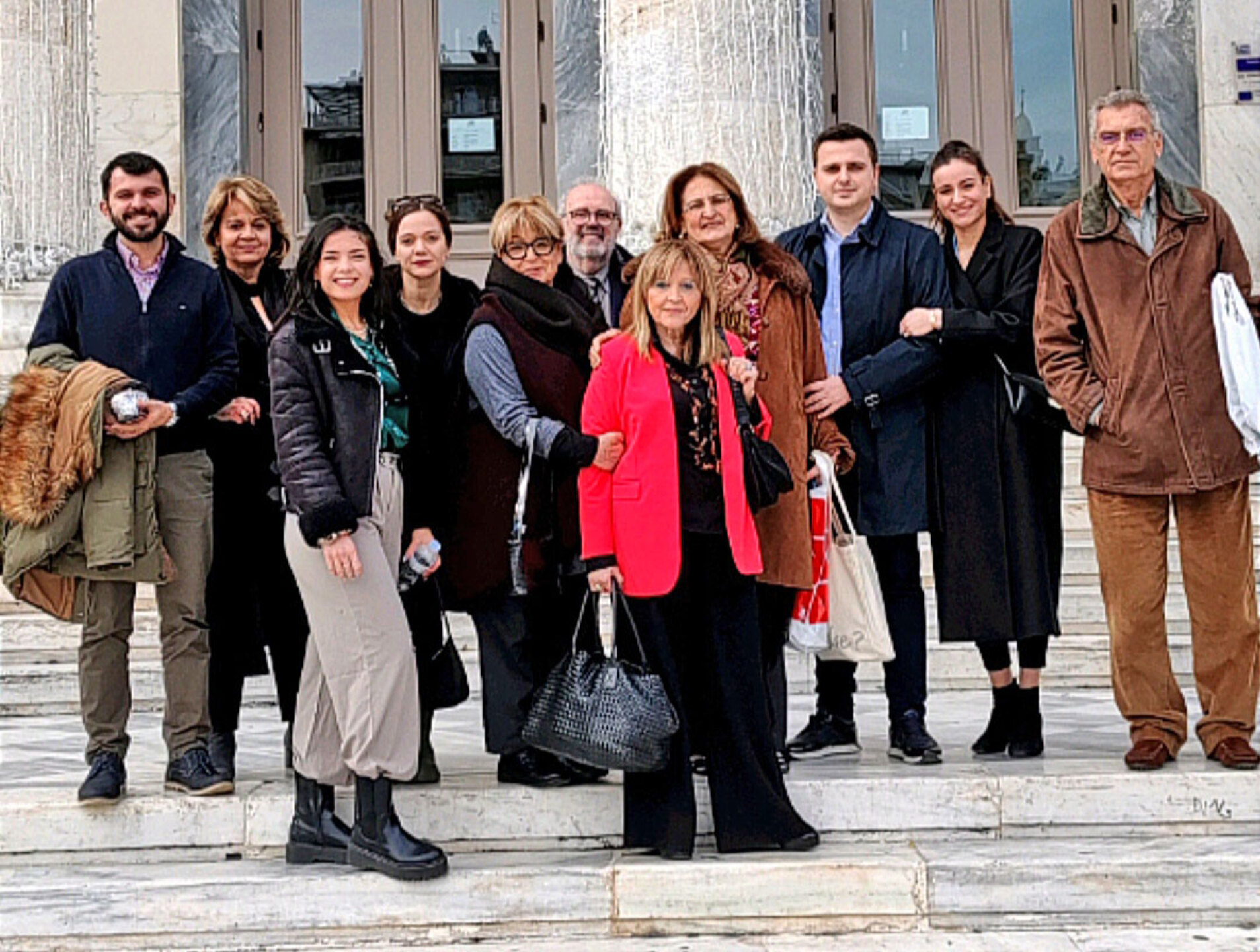 Ο Σύλλογος των εν Αθήναις Ναουσαίων 'Ζαφειράκης' στο Δημοτικό Θέατρο Πειραιά