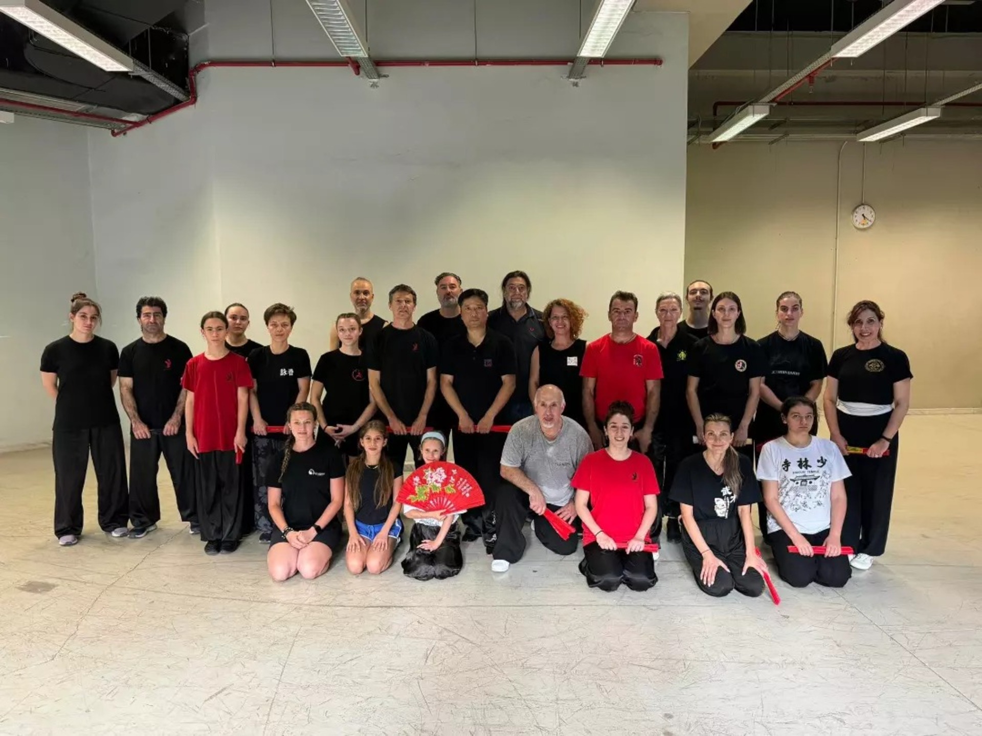 Ο Δάσκαλος Sifu Θεόδωρος Κωστόπουλος,στο σεμινάριο που δίδαξε ο Master Rong Jun, επικεφαλής Διαιτητής στα Πρωταθλήματα της Παγκόσμιας Ομοσπονδίας.