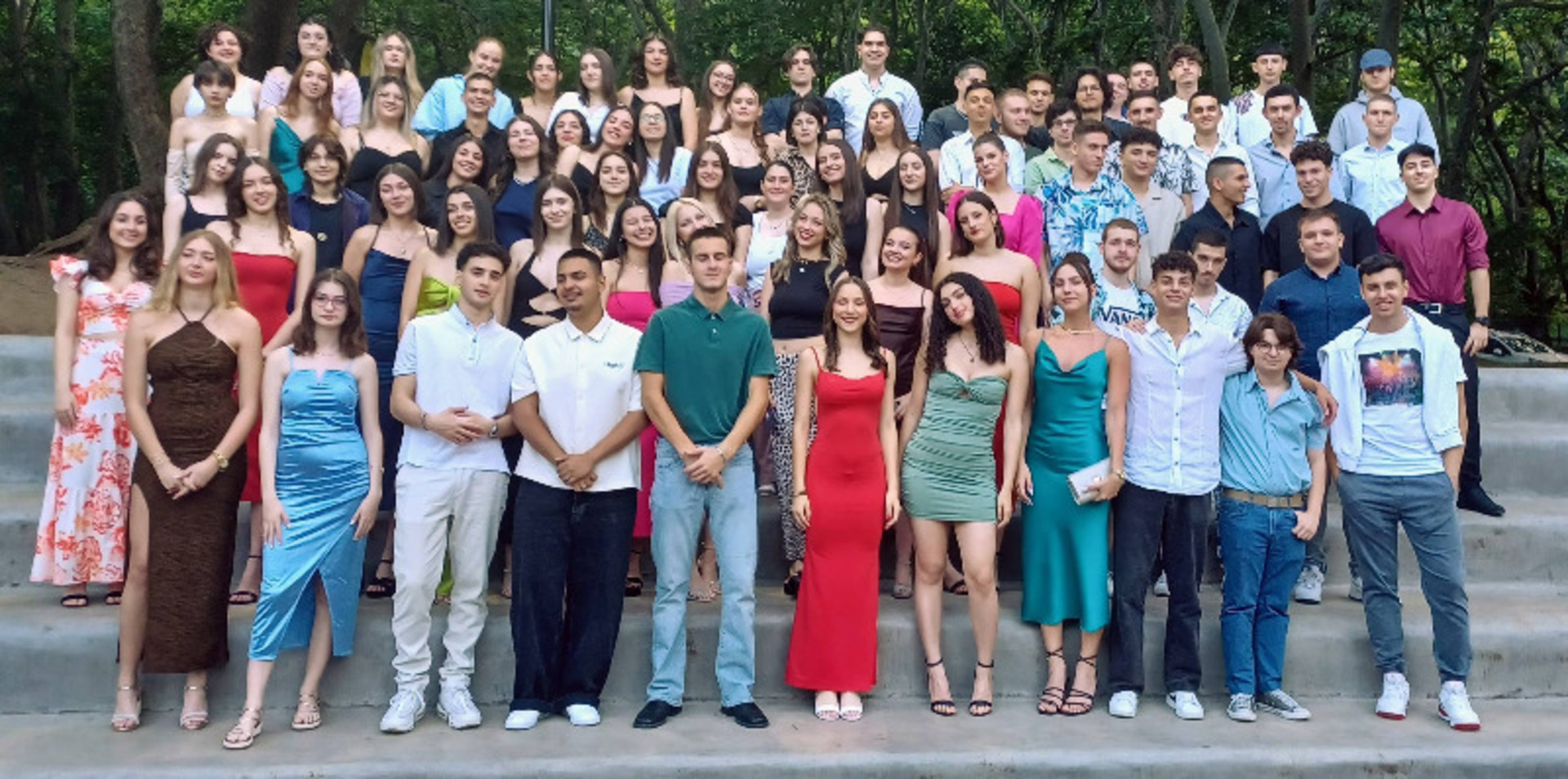 Σε έντονα συγκινησιακό κλίμα η τελετή αποφοίτησης των μαθητών του 2ου ΓΕΛ Νάουσας