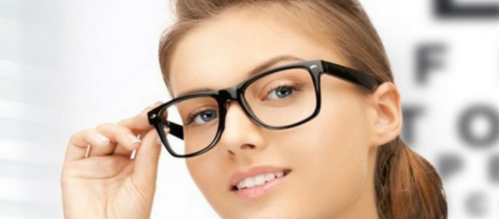 Зрение 10 20. Оптика очки для зрения. Оправы для очков детские для зрения. Оптика в очках. Реклама очков.