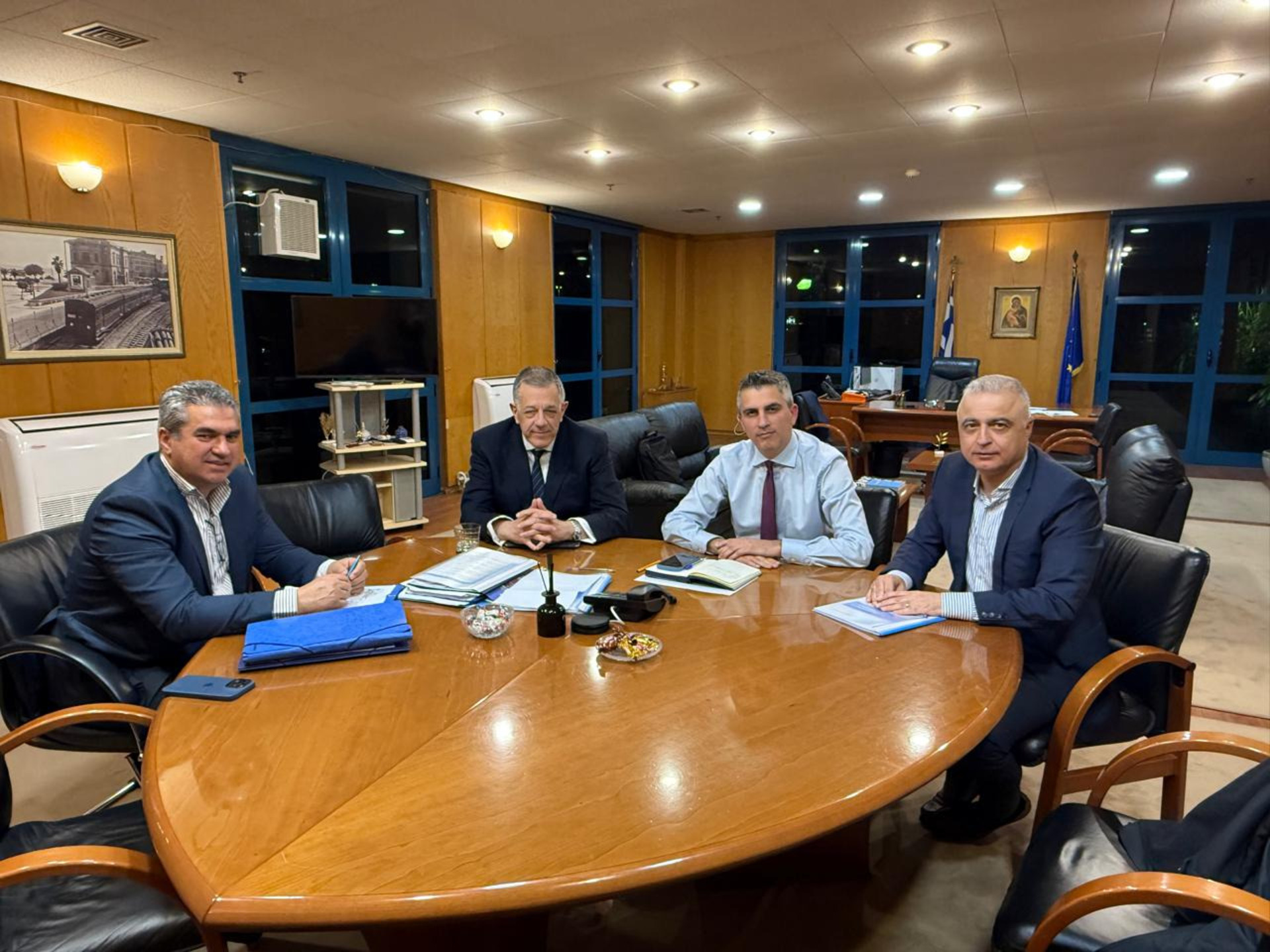 Σημαντικά ζητήματα υποδομών και μεταφορών της Ημαθίας συζήτησε ο Υφυπουργός Ανάπτυξης Λάζαρος Τσαβδαρίδης με την πολιτική ηγεσία του αρμόδιου Υπουργείου