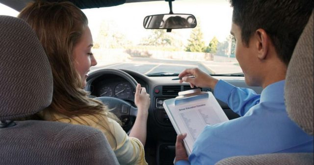 Συνεχίζουν την αποχή οι εξεταστές – 30.000 υποψήφιοι οδηγοί στον αέρα