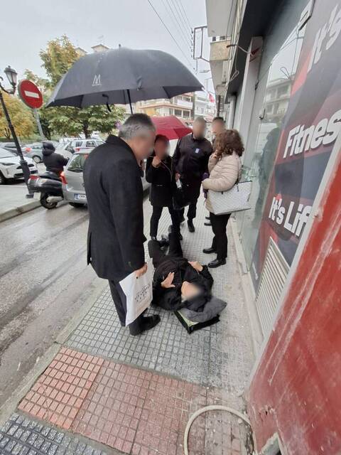 Καθυστέρηση ασθενοφόρου στη Βέροια: 35 λεπτά αναμονής για ηλικιωμένη που τραυματίστηκε στο πεζοδρόμιο 