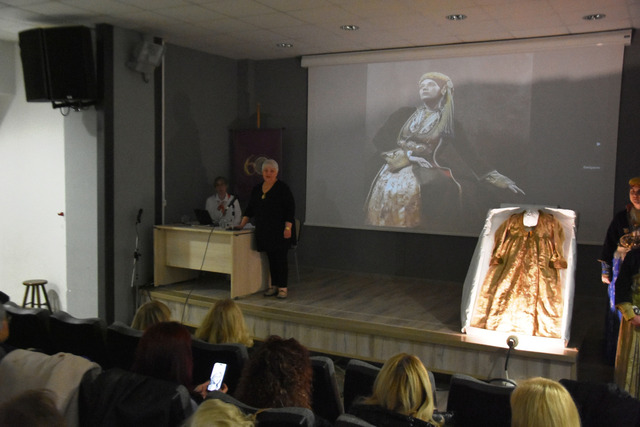 Με μεγάλη επιτυχία πραγματοποιήθηκε η εκδήλωση 'Όταν τα υφάσματα αφηγούνται… στη Νάουσα από το Λύκειο Ελληνίδων