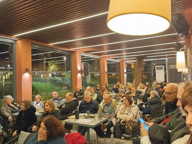 Η ΠΟΙΗΣΗ ΓΙΟΡΤΑΣΕ… ΚΑΙ ΣΤΗ ΝΑΟΥΣΑ AΠΟ ΤΗΝ 'ΛΟΓΟΤΕΧΝΙΚΗ ΣΥΝΤΡΟΦΙΑ' 