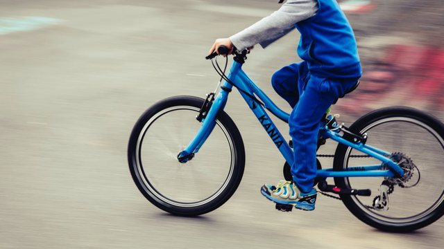 Τραυματισμός 12χρονου ποδηλάτη που έπεσε πάνω σε ΙΧ στην Νάουσα