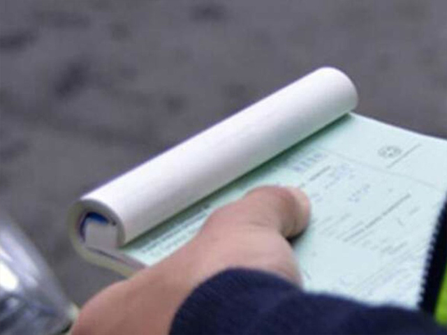 Πρόστιμο 3.000 ευρώ σε ιδιοκτήτη για κορωνο-γλέντι στο σπίτι του στο Μακροχώρι