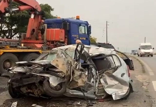 Τροχαίο ατύχημα στα Καβάσιλα – αυτοκίνητο προσέκρουσε σε περίφραξη σπιτιού 